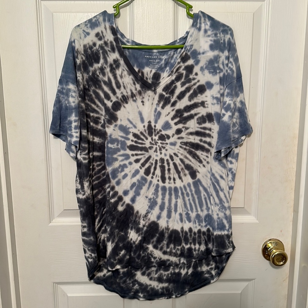 American Eagle soft and sexy blue tie dye tee. NWT size large
